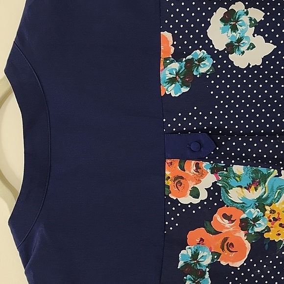 Modcloth Navy  Blue Floral V Neck  Tunic Sleeveless Cottagecore Top size  Medium - Picture 13 of 14